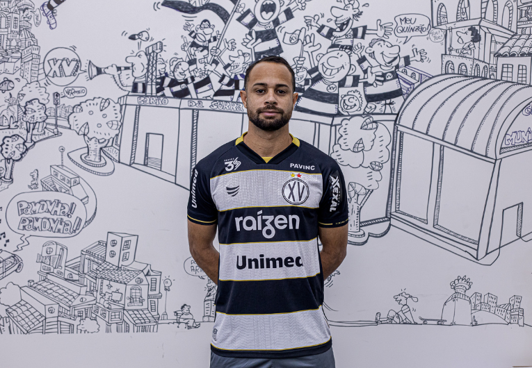 imagem da materia: Léo Santos celebra chegada ao XV com reencontros