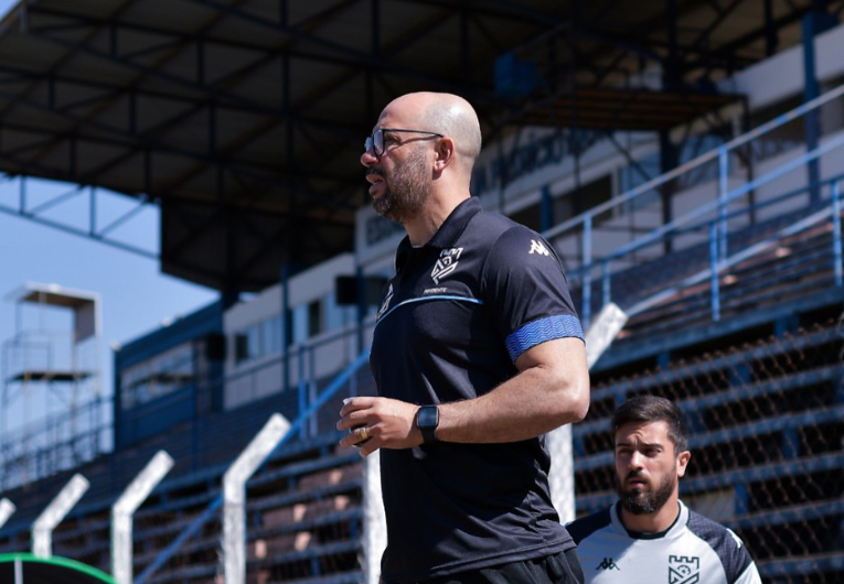 imagem da materia: Rogério Corrêa vê empate como ponto a ser valorizado