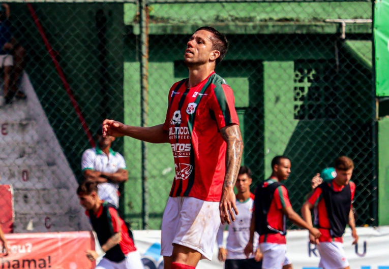 imagem da materia: Rodolfo Mol celebra gol e exalta campanha da Briosa