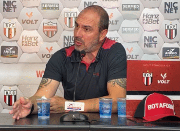Allan Aal cobra ímpeto ofensivo após novo empate