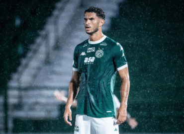 Márcio Silva supera lesões e volta a campo pelo Guarani