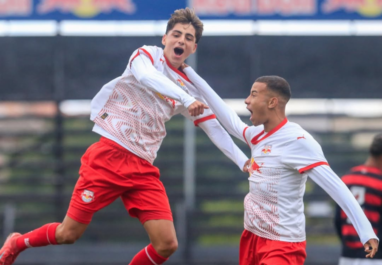 imagem da materia: Bragantino Sub-20 joga bem e vence Flamengo por 2 a 1