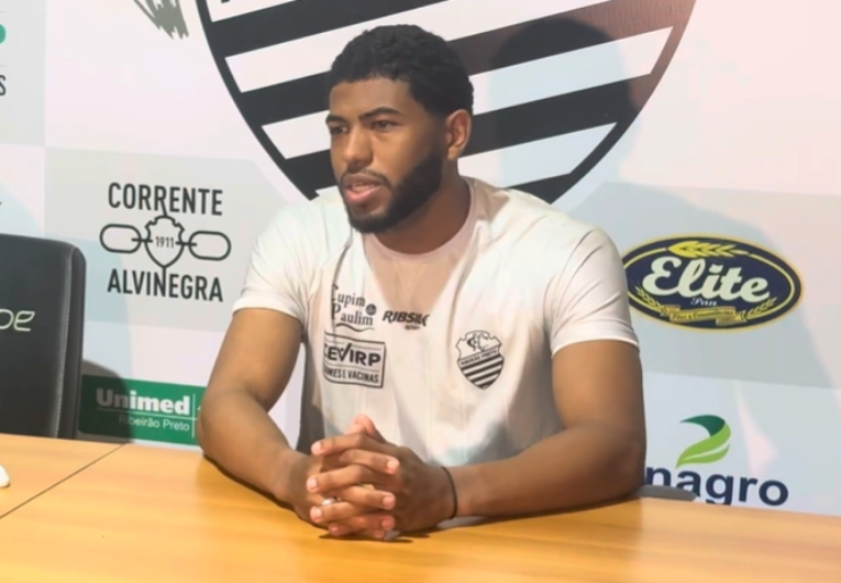 imagem da materia: Felipe comemora gol decisivo e exalta torcida do Cormecial