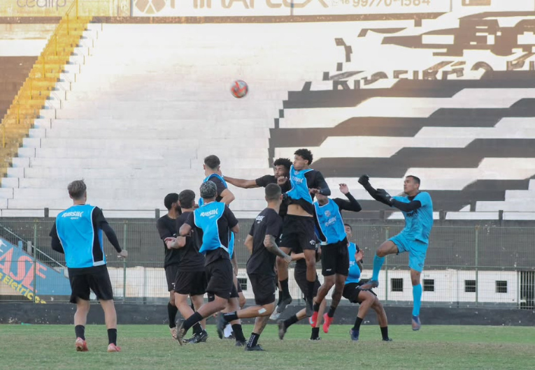 imagem da materia: Comercial tenta manter campanha 100% diante da Inter