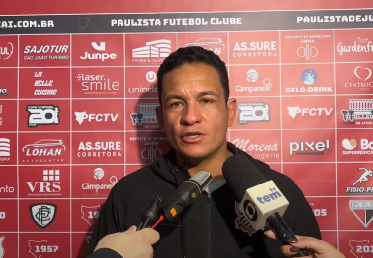 imagem da materia: Fausto comenta afastamento de artilheiro por indisciplina