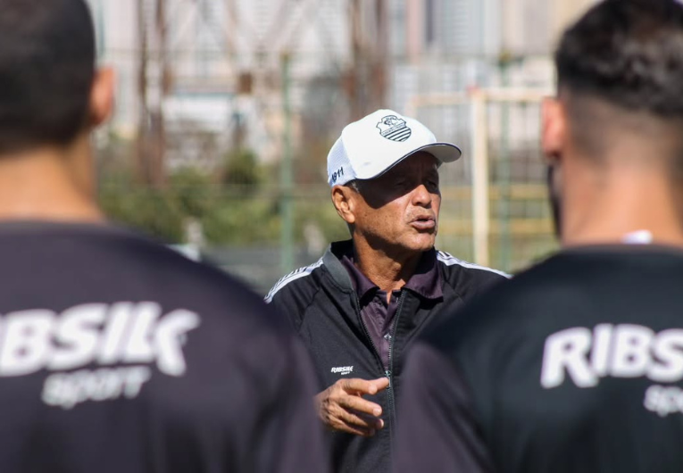 imagem da materia: Roberval comenta busca por reforços pontuais