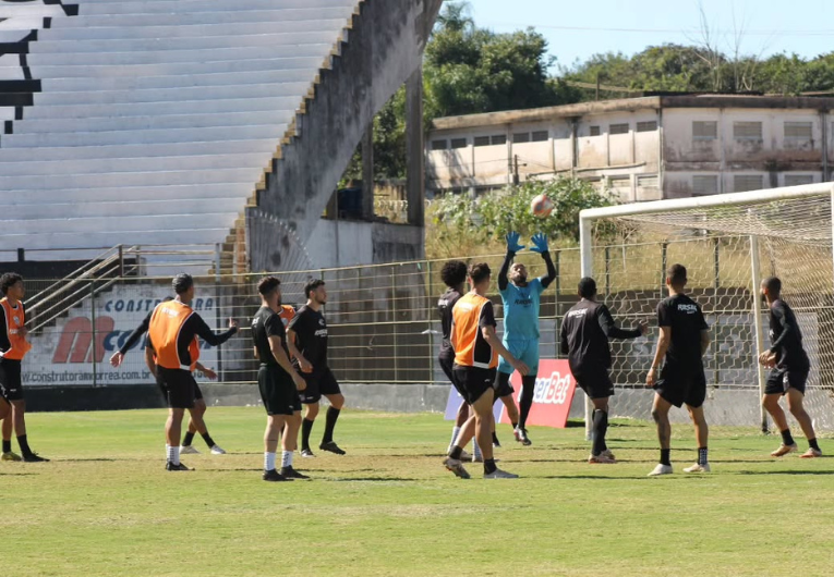 imagem da materia: Comercial terá elenco completo e reforço para jogo em Franca