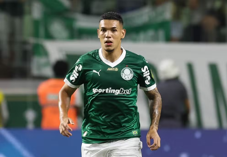 imagem da materia: Dois jogadores do Palmeiras acertam com mesmo time português