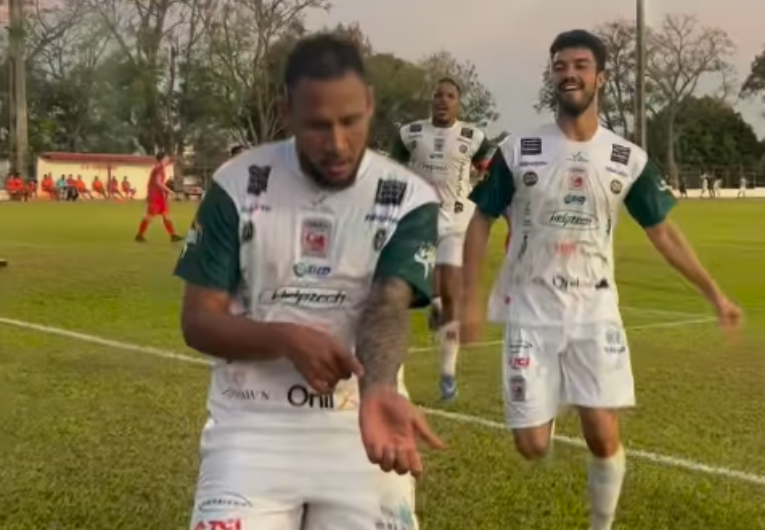 imagem da materia: União bate Itapirense no último minuto em jogo de cinco gols