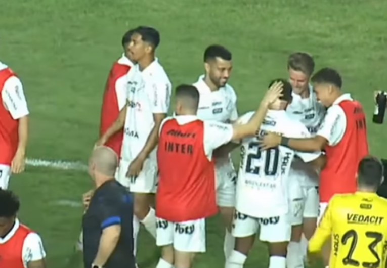 imagem da materia: Inter vence o Uberlândia fora de casa por 3 a 0