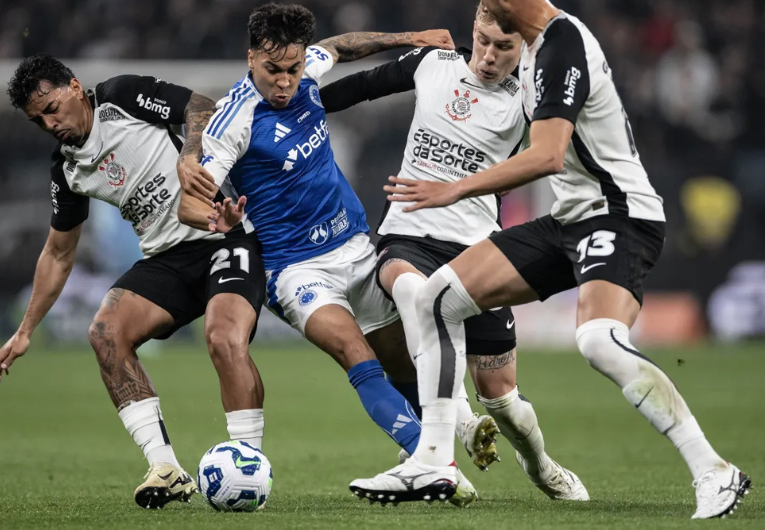 imagem da materia: Corinthians joga bem, mas empata sem gols com o Cruzeiro