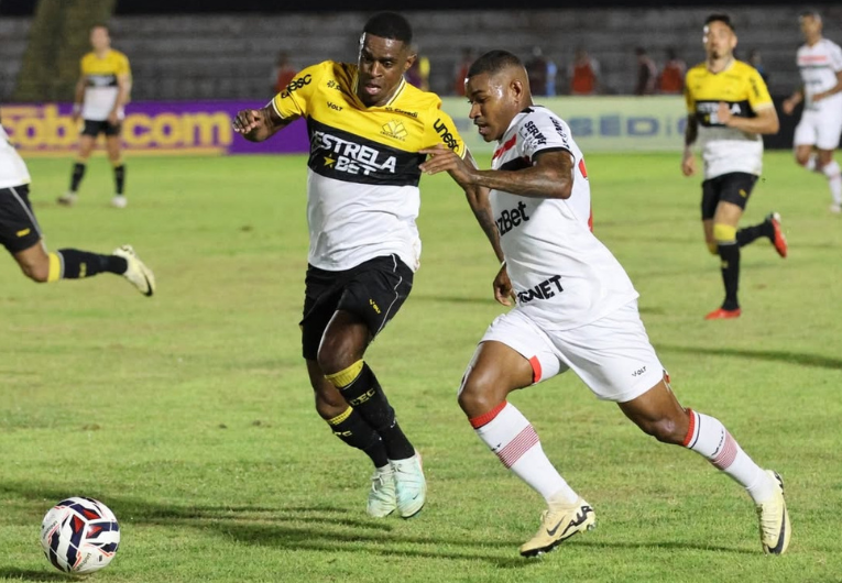 imagem da materia: Botafogo perde mais uma e cai para lanterna da Série B