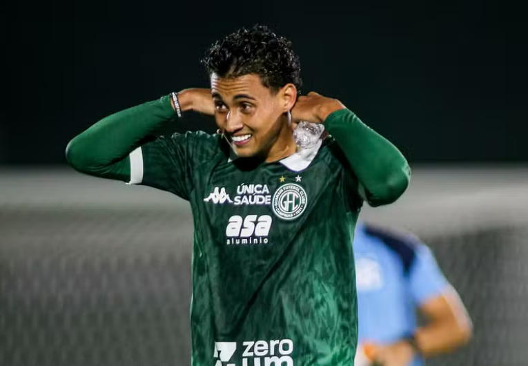 imagem da materia: Guarani anuncia saída do volante Nathan Camargo