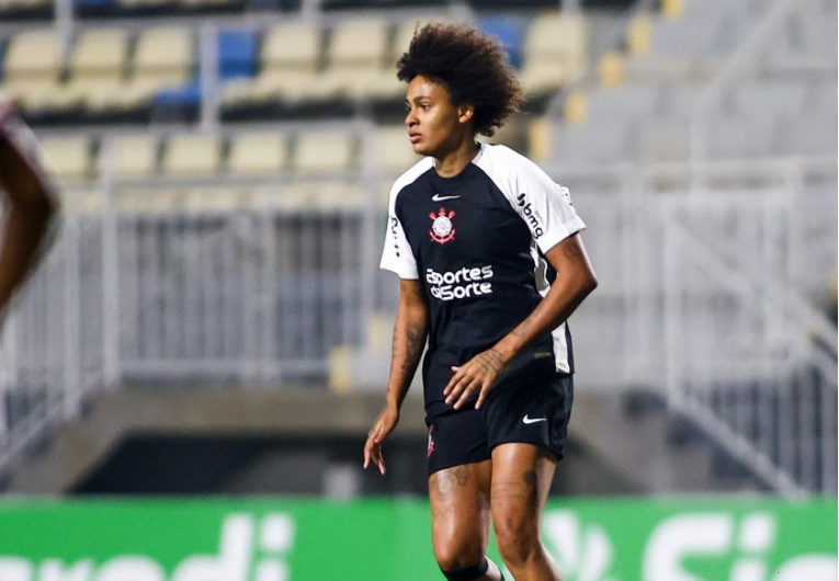 imagem da materia: Yaya deixa o Corinthians e acerta com o PSG