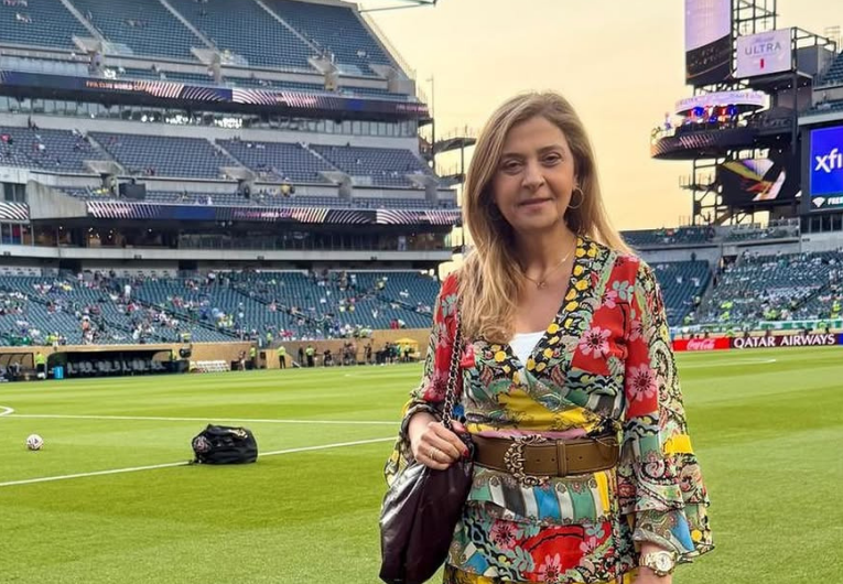 imagem da materia: Leila agradece torcida e alfineta rivais após eliminação