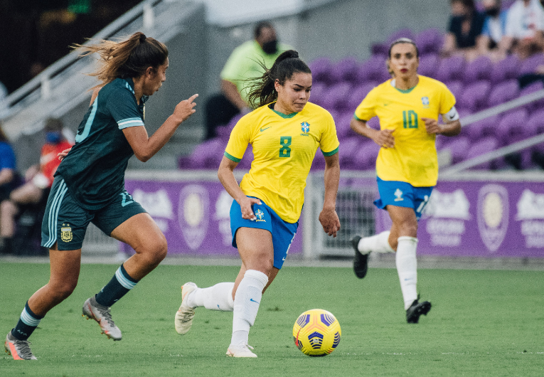imagem da materia: Corinthians anuncia Ivana Fuso como reforço para o ataque