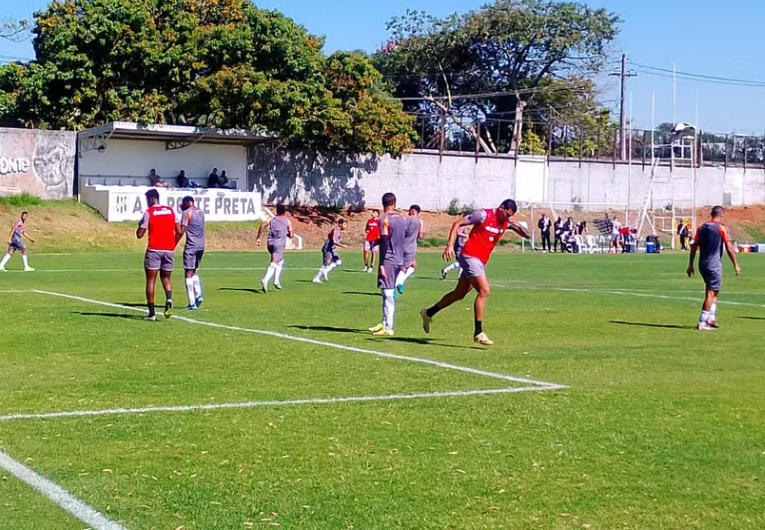 imagem da materia: Ponte Preta vence XV de Piracicaba em jogo-treino