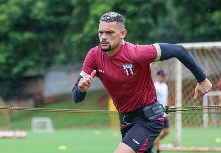imagem da materia: Pablo Thomaz rescinde com Botafogo-SP e volta ao Maricá