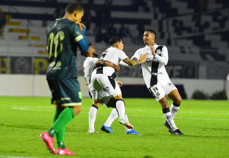 imagem da materia: Ponte Preta volta a ter roteiro de virada na Série C