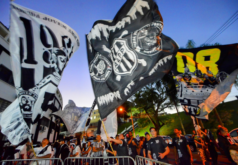 imagem da materia: Ponte Preta abre venda de ingressos para Dérbi 210