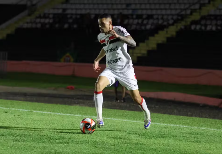 imagem da materia: Pablo Thomaz rescinde com Botafogo e é anunciado pelo Maricá