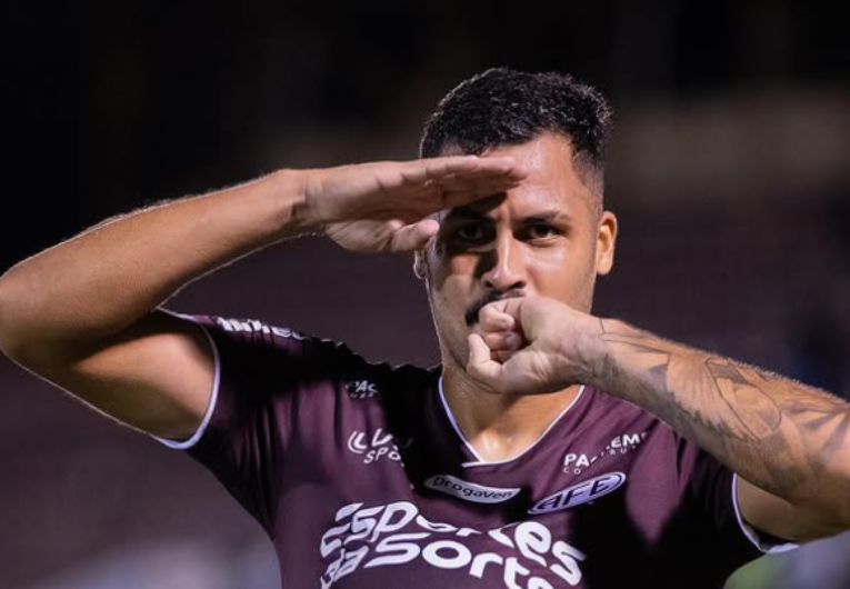 imagem da materia: São Paulo recua e Gustavo Medina segue na Ferroviária