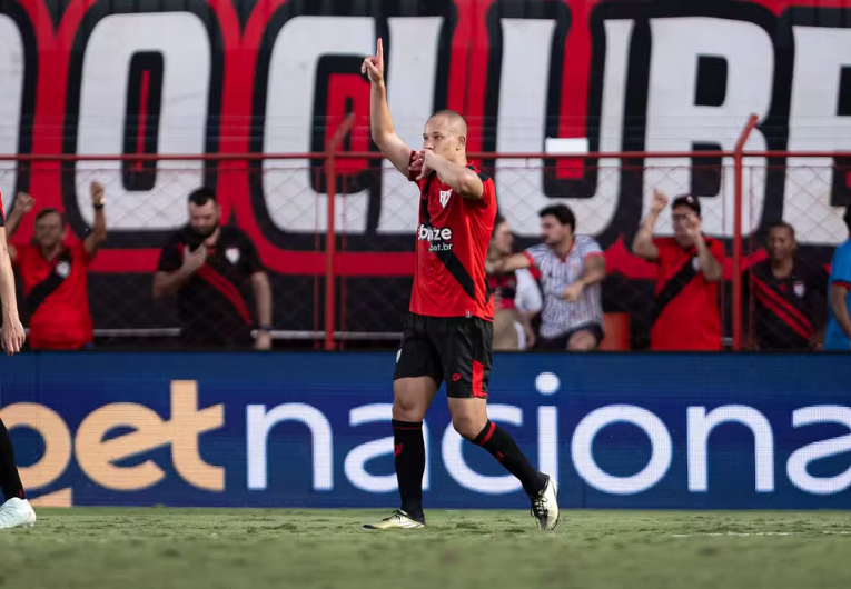 imagem da materia: Novorizontino encaminha empréstimo de Caio Dantas