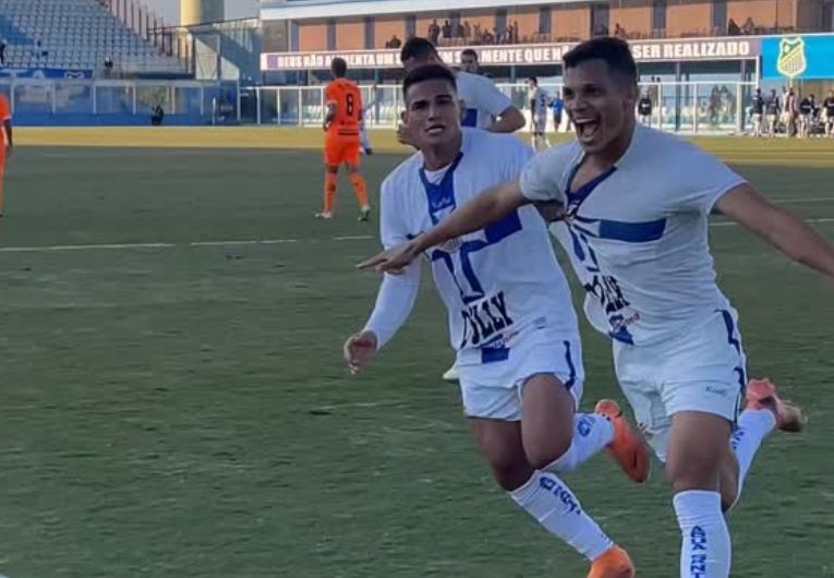 imagem da materia: Água Santa vence Nova Iguaçu e segue vivo na Série D