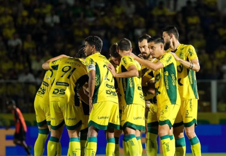 imagem da materia: Mirassol tenta, mas fica no empate em casa contra o Vitória