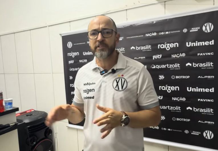 imagem da materia: Moisés exalta gramado e projeta força em casa