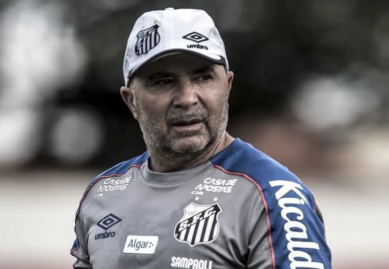 imagem da materia: Sampaoli enfrenta rejeição nos bastidores do Santos
