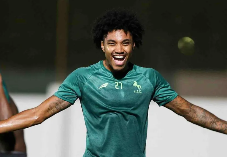 imagem da materia: Corinthians intensifica contatos por Vitinho