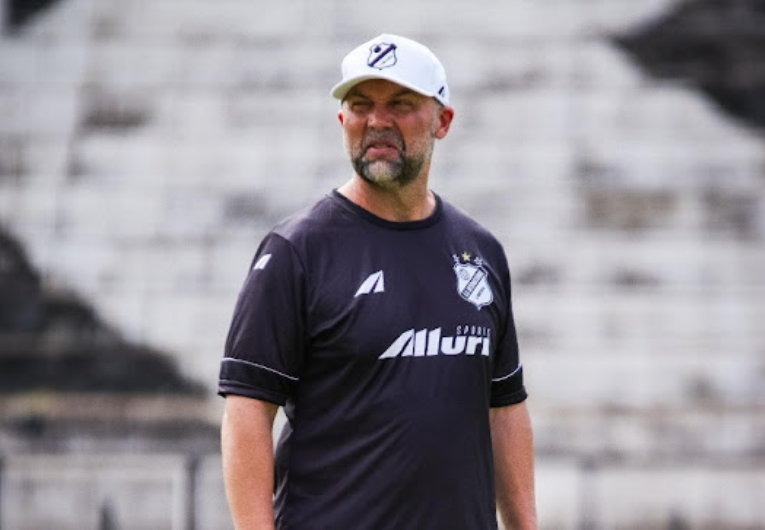 imagem da materia: Ademir Fesan fala sobre decisão na Série D