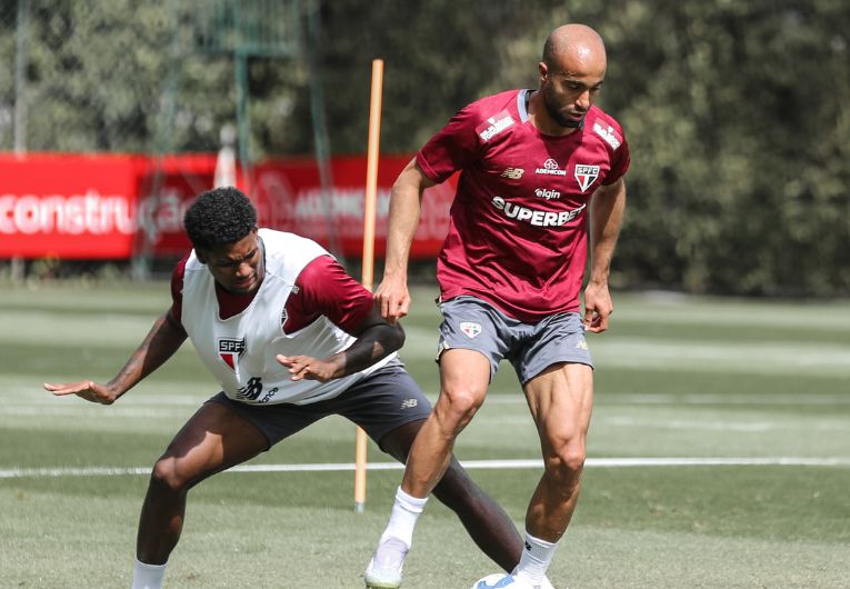 imagem da materia: São Paulo se reapresenta após eliminação