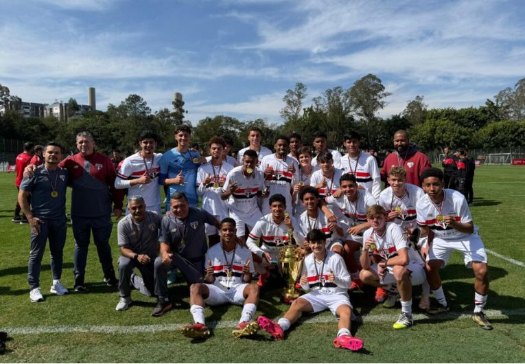 imagem da materia: São Paulo conquista a Copa New Balance Sub-17