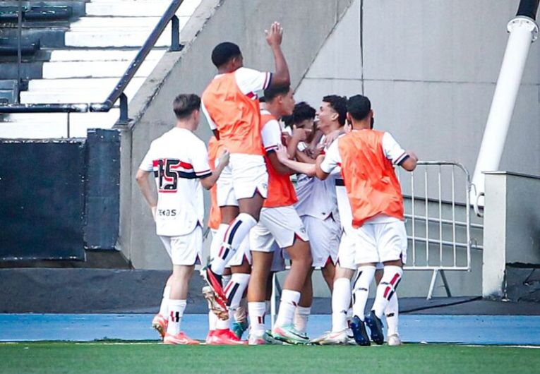 imagem da materia: São Paulo derrota Botafogo pelo Brasileiro Sub-17