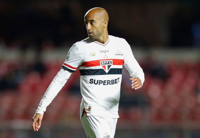 imagem da materia: Lucas Moura fala sobre volta aos gramados