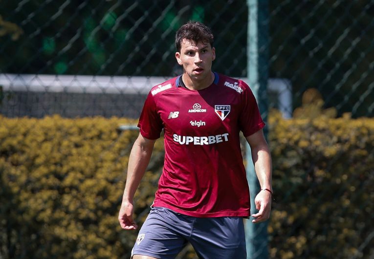 imagem da materia: São Paulo viaja para o Recife sem jogadores importantes