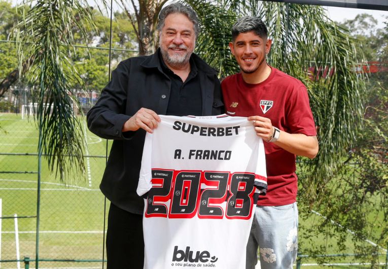 imagem da materia: São Paulo anuncia renovação de Alan Franco