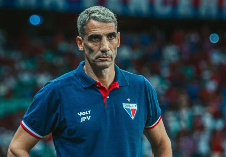 imagem da materia: Após desistir de Sampaoli, Santos mira Vojvoda