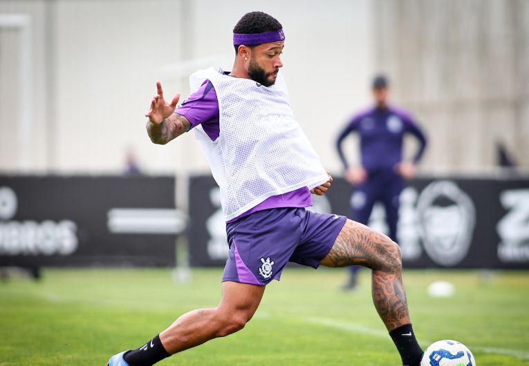 imagem da materia: Com Memphis de volta, Corinthians mira Copa do Brasil