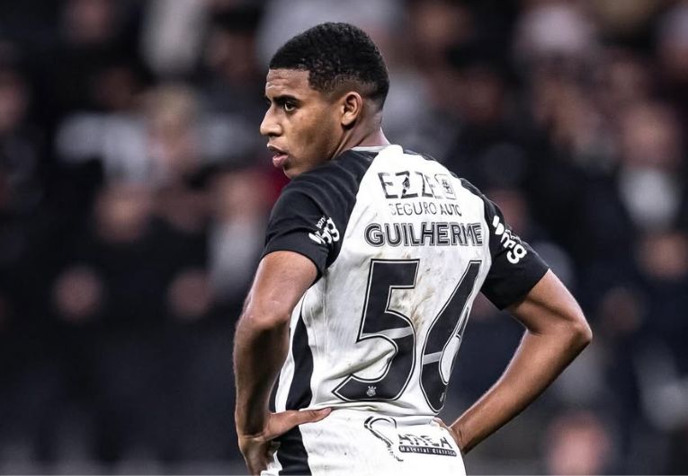 imagem da materia: Corinthians derrota Athletico e sai na frente nas quartas