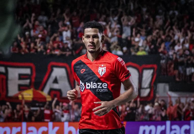 imagem da materia: Bragantino busca a contratação de Alix Vinicius, do Atlético