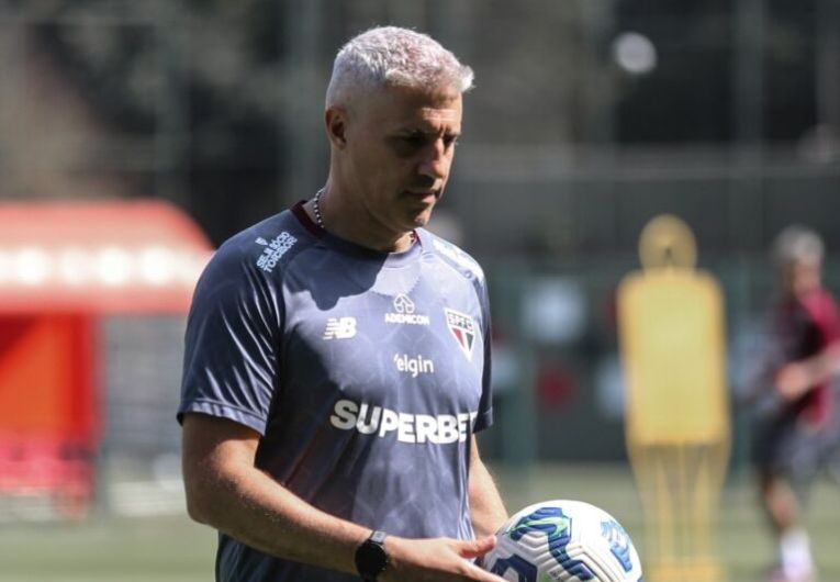 imagem da materia: Com novidades, São Paulo realiza treino de olho no Cruzeiro