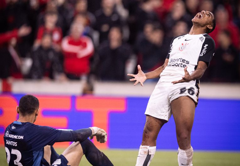 imagem da materia: Gui Negão brilha no Corinthians e retribui aposta de Dorival