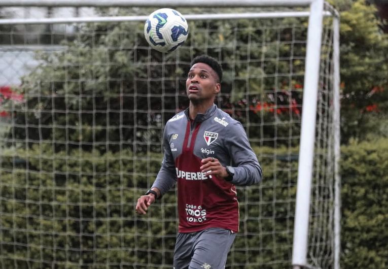 imagem da materia: Crespo ganha reforço de Wendell para encarar Cruzeiro