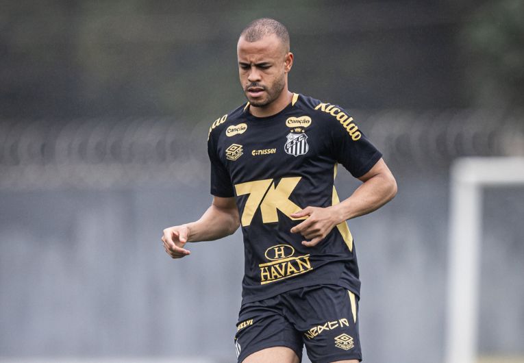 imagem da materia: Mayke fala sobre a expectativa de jogar pela 1ª vez na Vila
