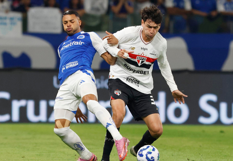 imagem da materia: Série invicta do São Paulo acaba com derrota para o Cruzeiro
