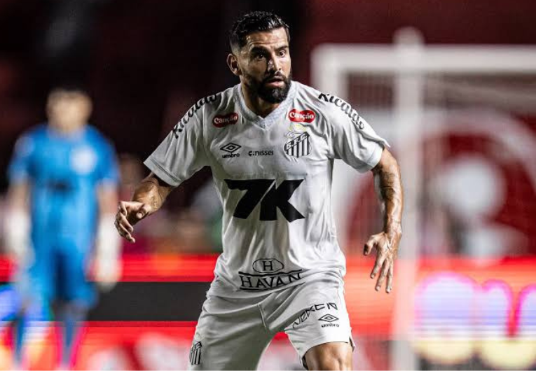 imagem da materia: Santos renova contrato com Rincón