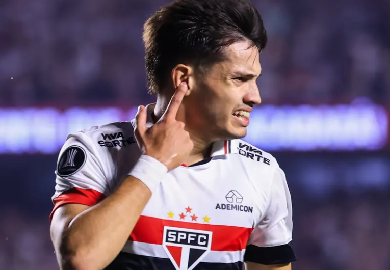 imagem da materia: São Paulo quita dívida e sai do transfer ban da FIFA